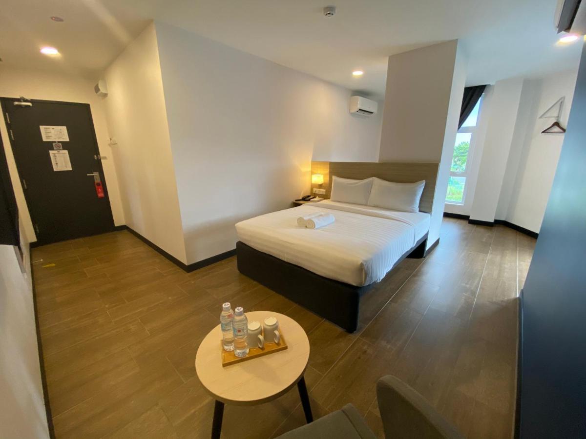 Zone Hotels, Telok Panglima Garang Teluk Panglima Garang Eksteriør bilde