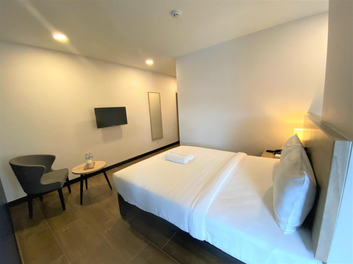 Zone Hotels, Telok Panglima Garang Teluk Panglima Garang Eksteriør bilde
